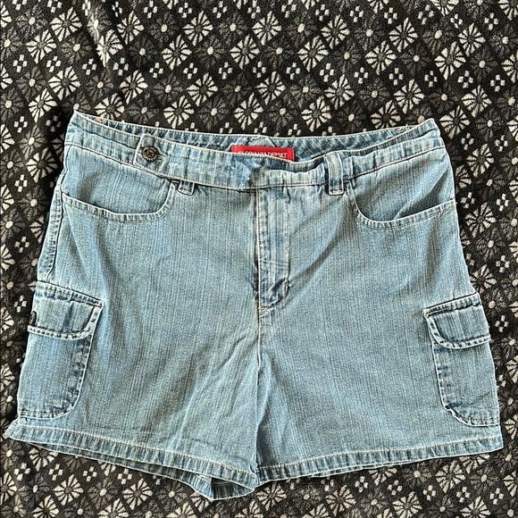 Vintage Gloria Vanderbilt Jean Shorts - Picture 1 of 6